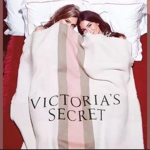 BNWT Victoria’s Secret Pink&Grey Stripe Blanket